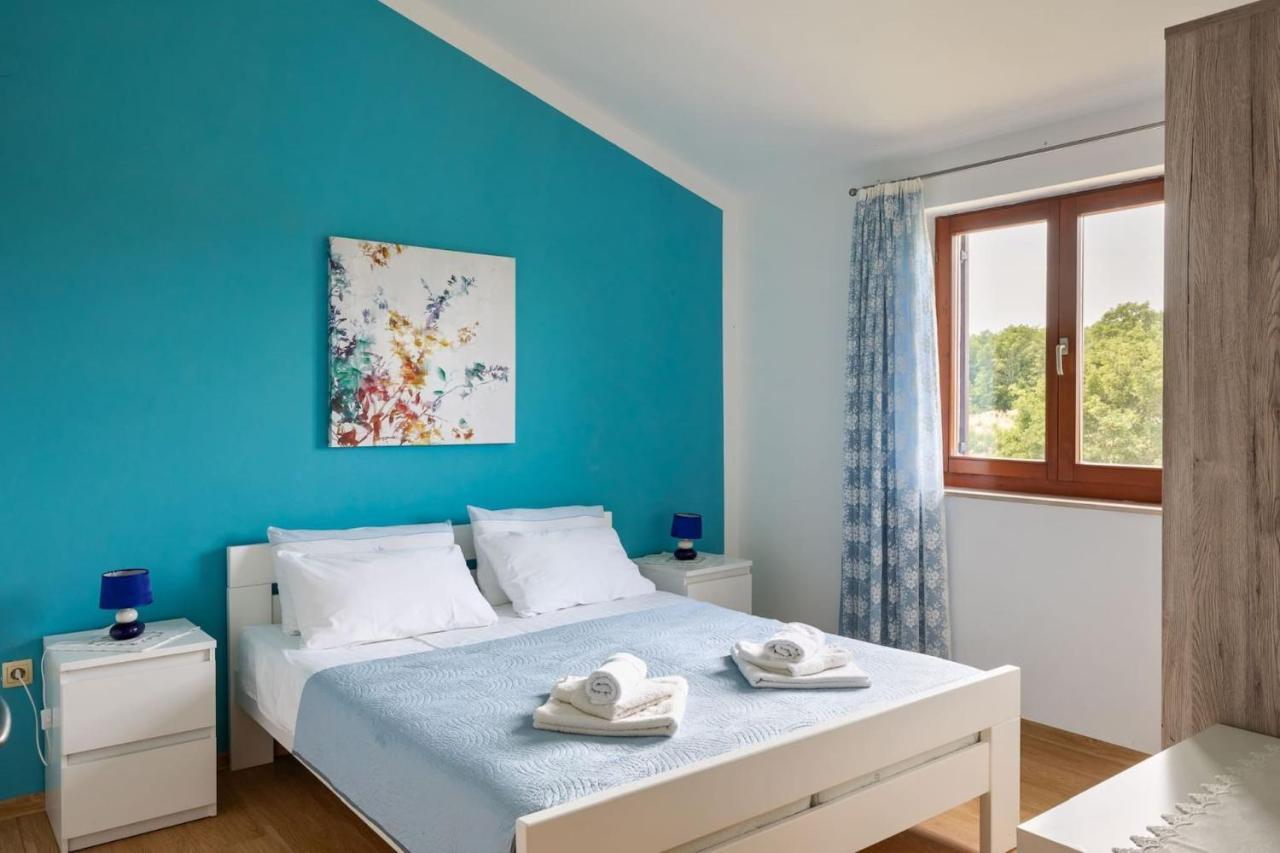 Villa Greis With 4 Bedrooms And Pool In Buje Momjan Exterior photo